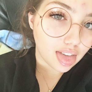 Meet your Posher, Mackenzie